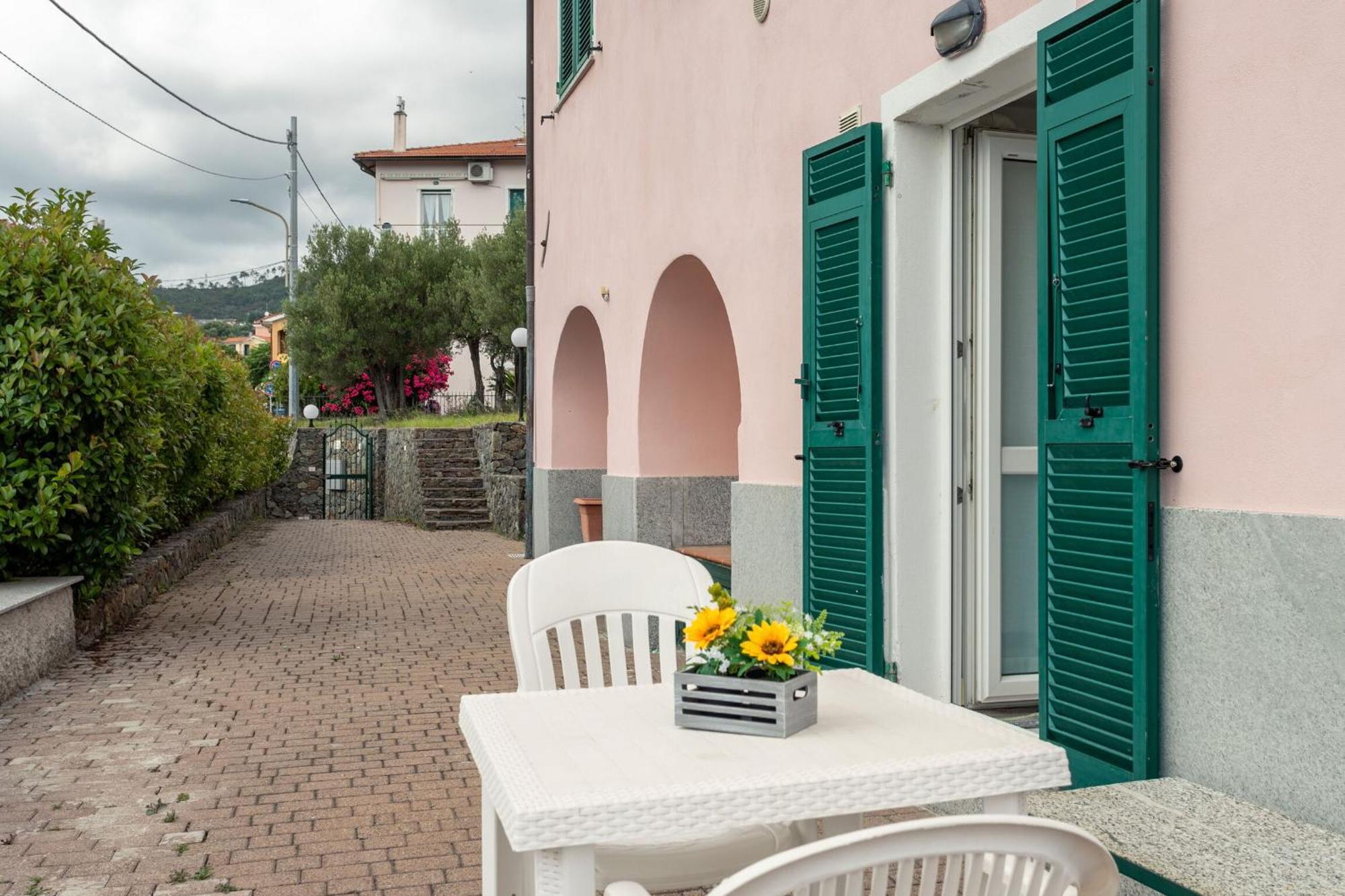 Villa Zafferano Suites チェッレ・リーグレ エクステリア 写真